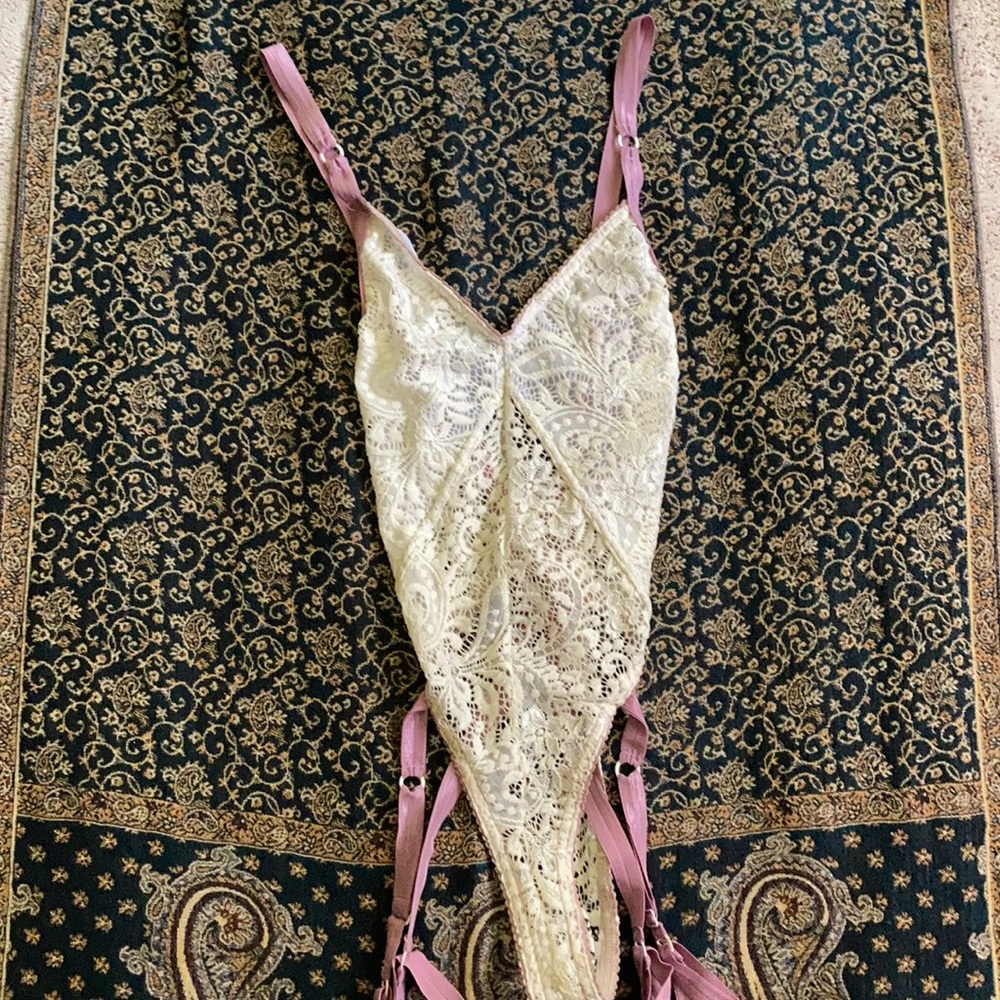 Solatice intimates